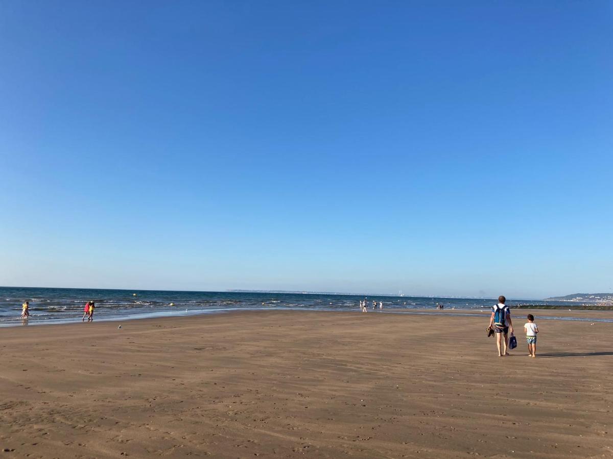 Appartement Neuf Beautiful Villers 1-4 Pers Avec Parking Prive Et A 200 M Plage Екстериор снимка