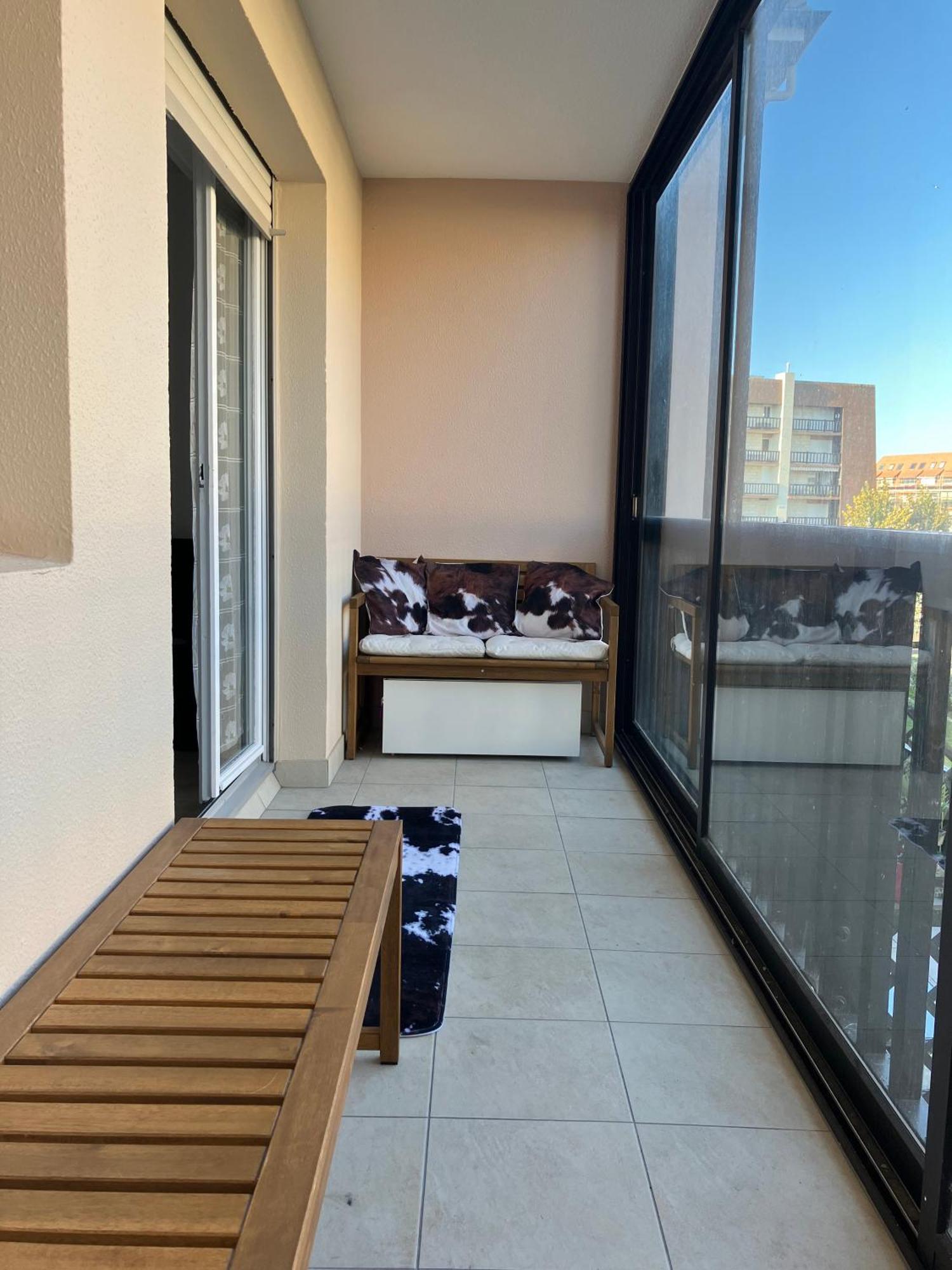 Appartement Neuf Beautiful Villers 1-4 Pers Avec Parking Prive Et A 200 M Plage Екстериор снимка